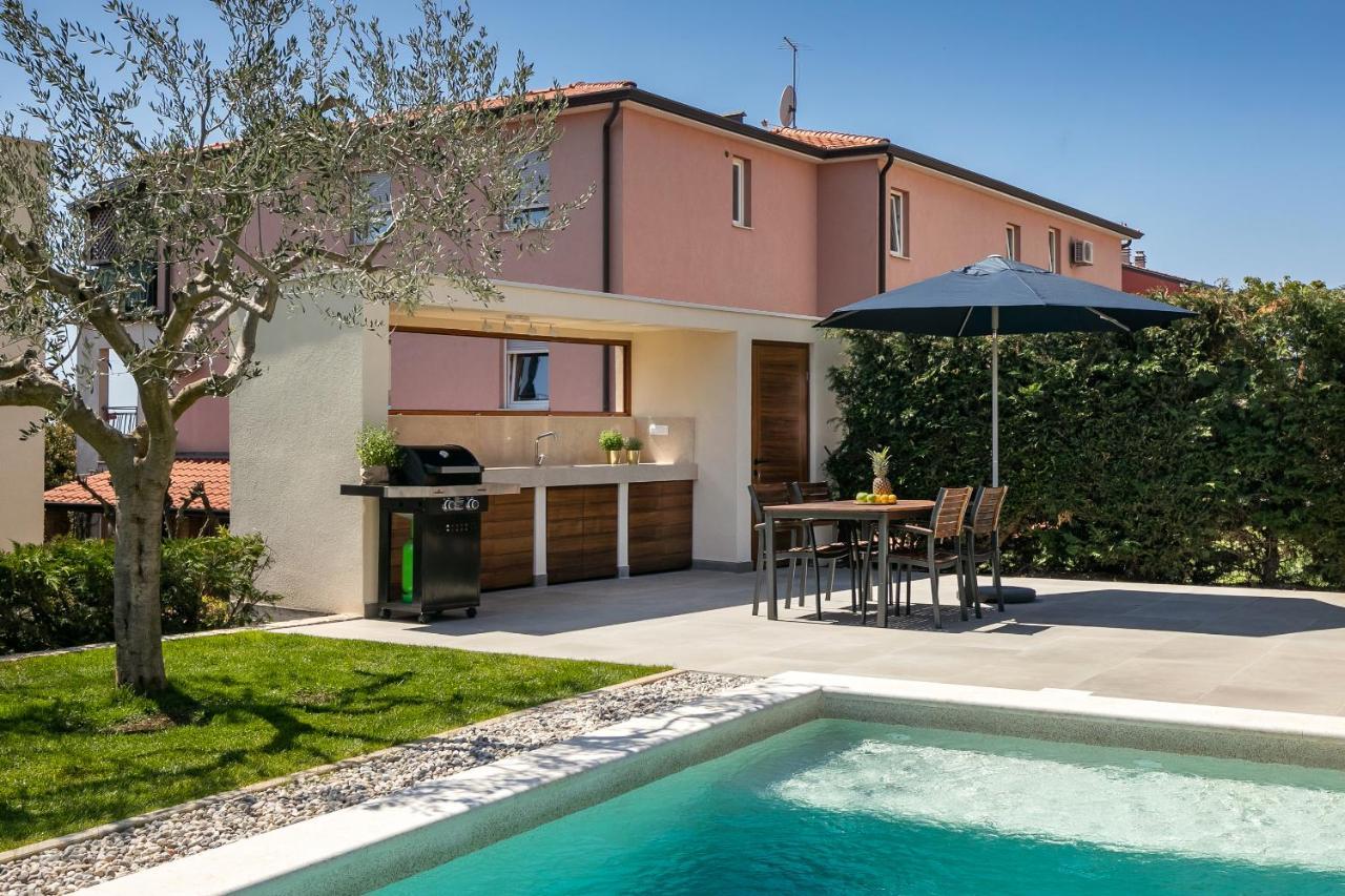 Belvedere Holidays Villas Novigrad  Exterior photo